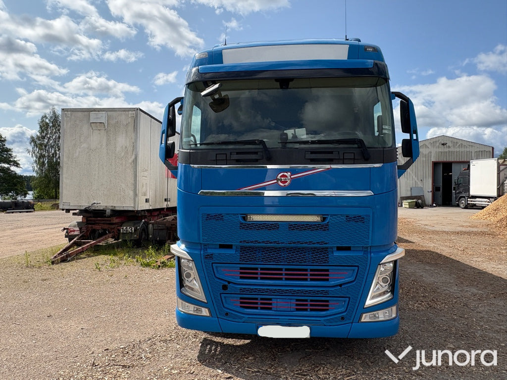 Volvo lastbil med släp - 박스 트럭 : 사진 2 Volvo lastbil med släp - 박스 트럭 : 사진 2