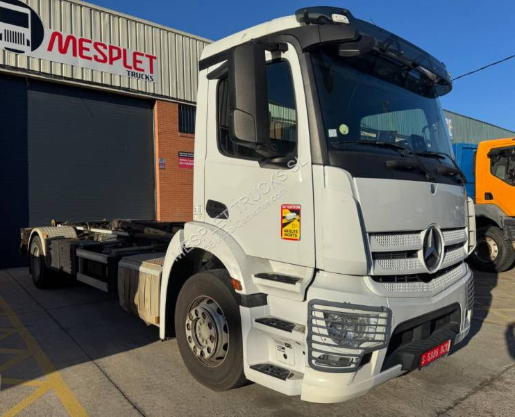 Mercedes Antos 1843 - 후크 리프트 트럭 : 사진 2 Mercedes Antos 1843 - 후크 리프트 트럭 : 사진 2