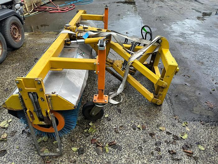 Aebi-Schmidt VKS 22-H - 빗자루 : 사진 3 Aebi-Schmidt VKS 22-H - 빗자루 : 사진 3