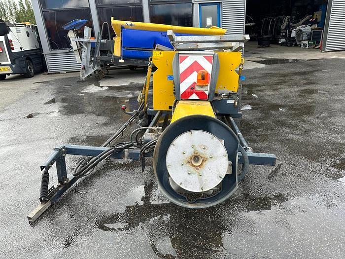 Nido Stratos B06-27 PAX - 모래/ 소금 살포기 : 사진 4 Nido Stratos B06-27 PAX - 모래/ 소금 살포기 : 사진 4