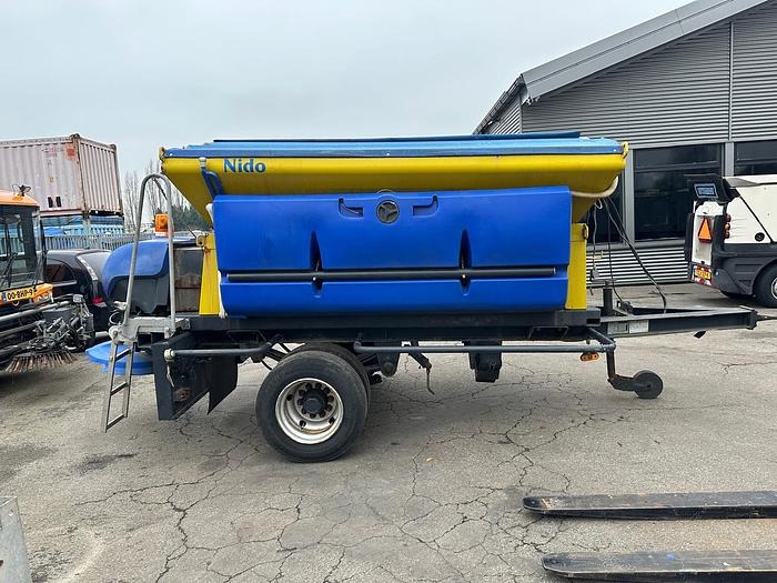 Nido Stratos B35K-30 ACLN-490 - 모래/ 소금 살포기 : 사진 1 Nido Stratos B35K-30 ACLN-490 - 모래/ 소금 살포기 : 사진 1