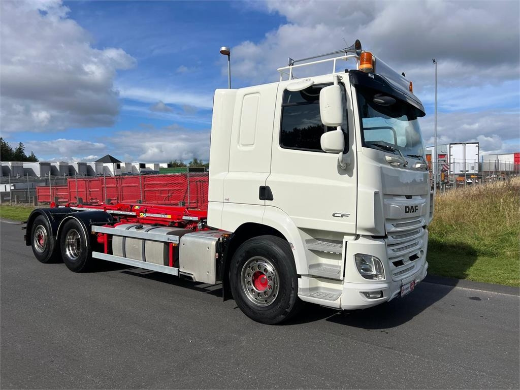 DAF CF 530 6x2*4 FAN - 후크 리프트 트럭 : 사진 1 DAF CF 530 6x2*4 FAN - 후크 리프트 트럭 : 사진 1