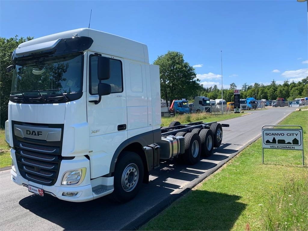 DAF XF 430 FAW 8x4*4 Tridem - 스킵 로더 트럭 : 사진 2 DAF XF 430 FAW 8x4*4 Tridem - 스킵 로더 트럭 : 사진 2