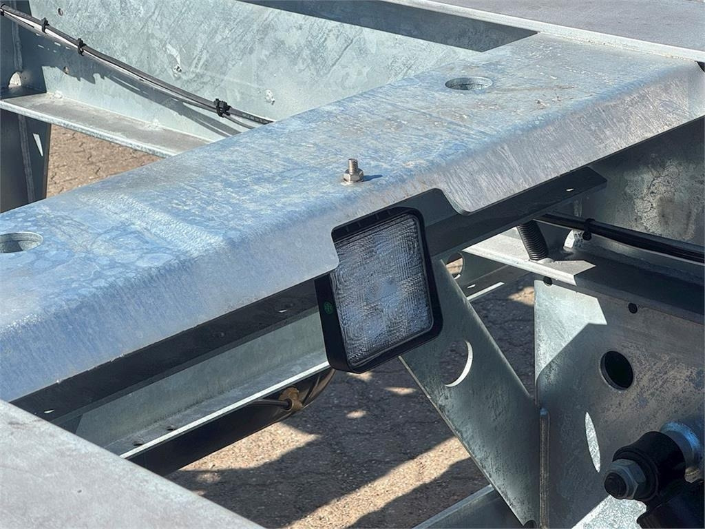 Hangler 20 ton til alle veksellads typer - 컨테이너 운반 장치/ 스와프 보디 트레일러 : 사진 4 Hangler 20 ton til alle veksellads typer - 컨테이너 운반 장치/ 스와프 보디 트레일러 : 사진 4