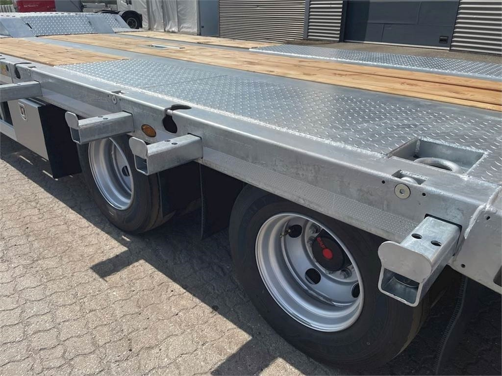 Hangler VTS-H 400 4 akslet - 2 delt ramper - 저하대 트레일러 : 사진 3 Hangler VTS-H 400 4 akslet - 2 delt ramper - 저하대 트레일러 : 사진 3