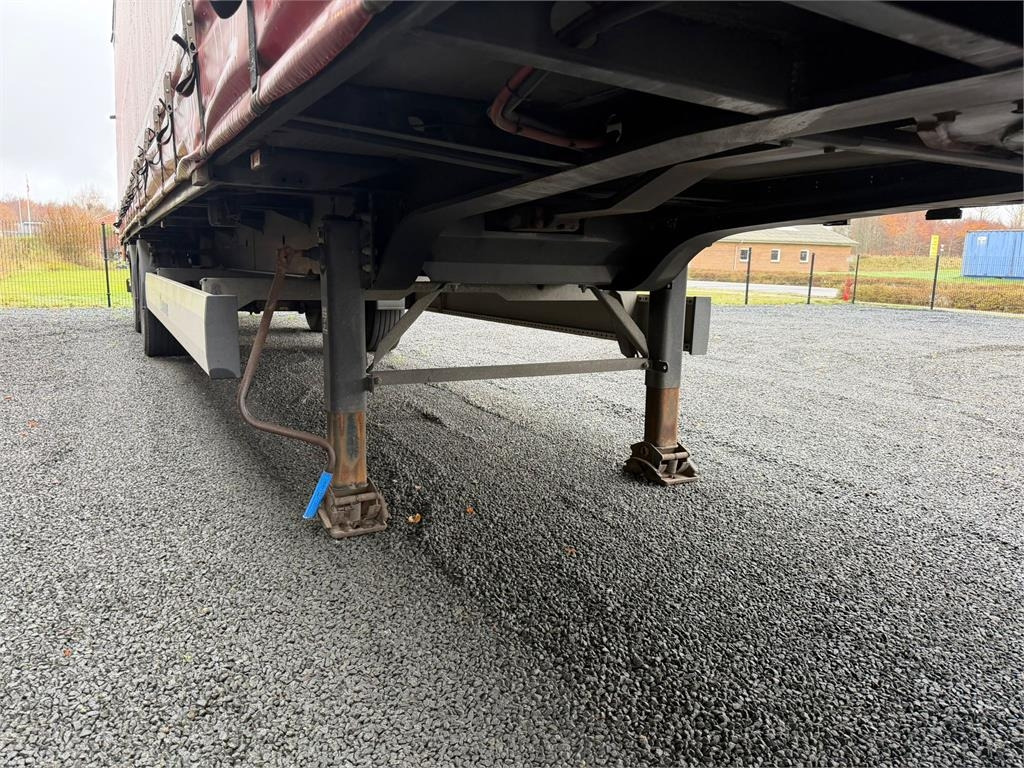 Krone 13,6 mtr gardin - lodretstående lift - 커튼사이더 세미 트레일러 : 사진 5 Krone 13,6 mtr gardin - lodretstående lift - 커튼사이더 세미 트레일러 : 사진 5