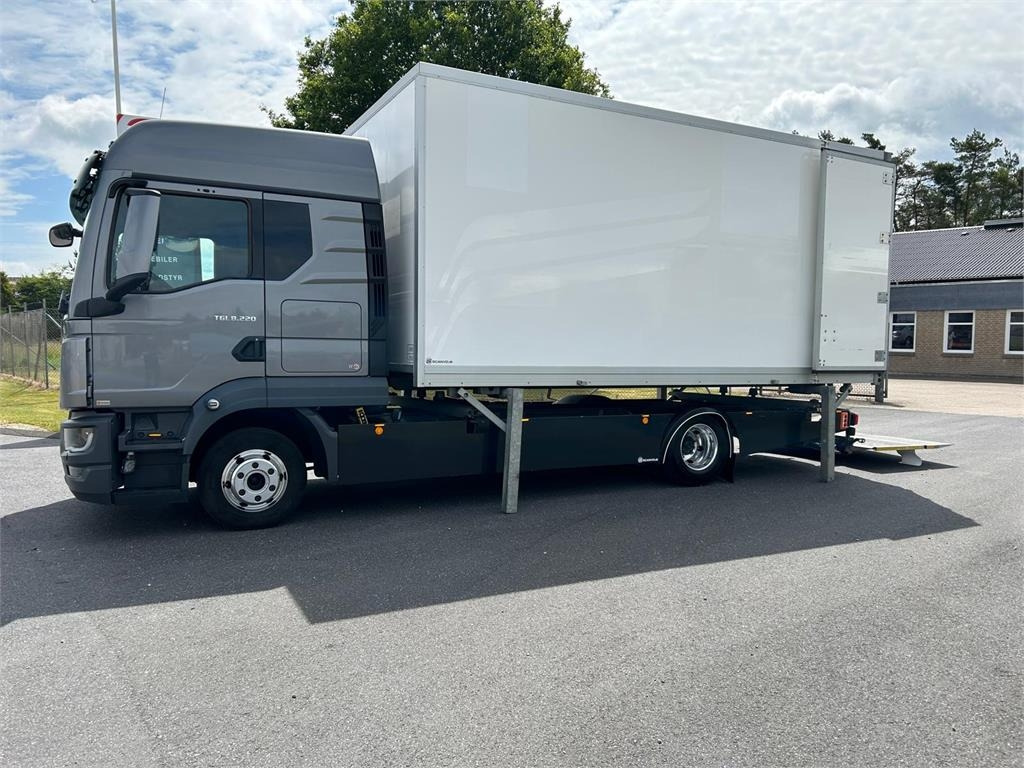 MAN TGL 8-220 4x2 BL incl. 2 stk veksellad - 컨테이너 운반 장치/ 스와프 보디 트럭 : 사진 4 MAN TGL 8-220 4x2 BL incl. 2 stk veksellad - 컨테이너 운반 장치/ 스와프 보디 트럭 : 사진 4