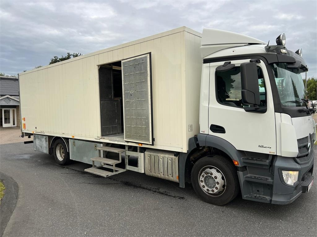 Mercedes-Benz Antos 1824 LnR - 박스 트럭 : 사진 1 Mercedes-Benz Antos 1824 LnR - 박스 트럭 : 사진 1