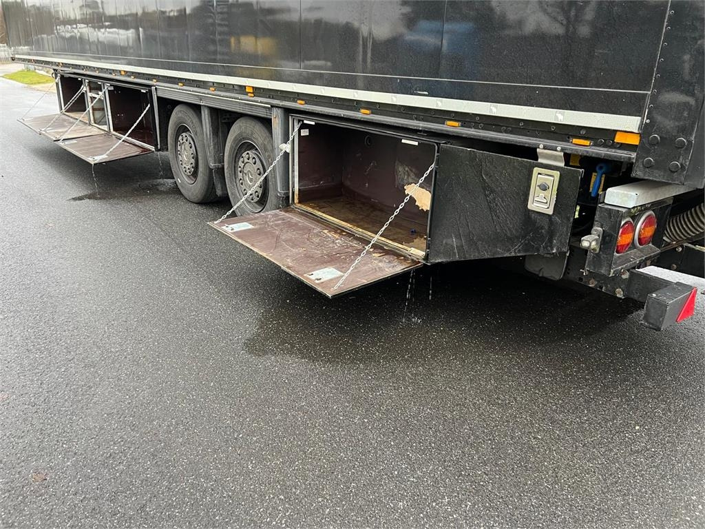 Schmitz 13,6 mtr kasse - lodretstående lift - 밀폐형 박스 세미 트레일러 : 사진 3 Schmitz 13,6 mtr kasse - lodretstående lift - 밀폐형 박스 세미 트레일러 : 사진 3