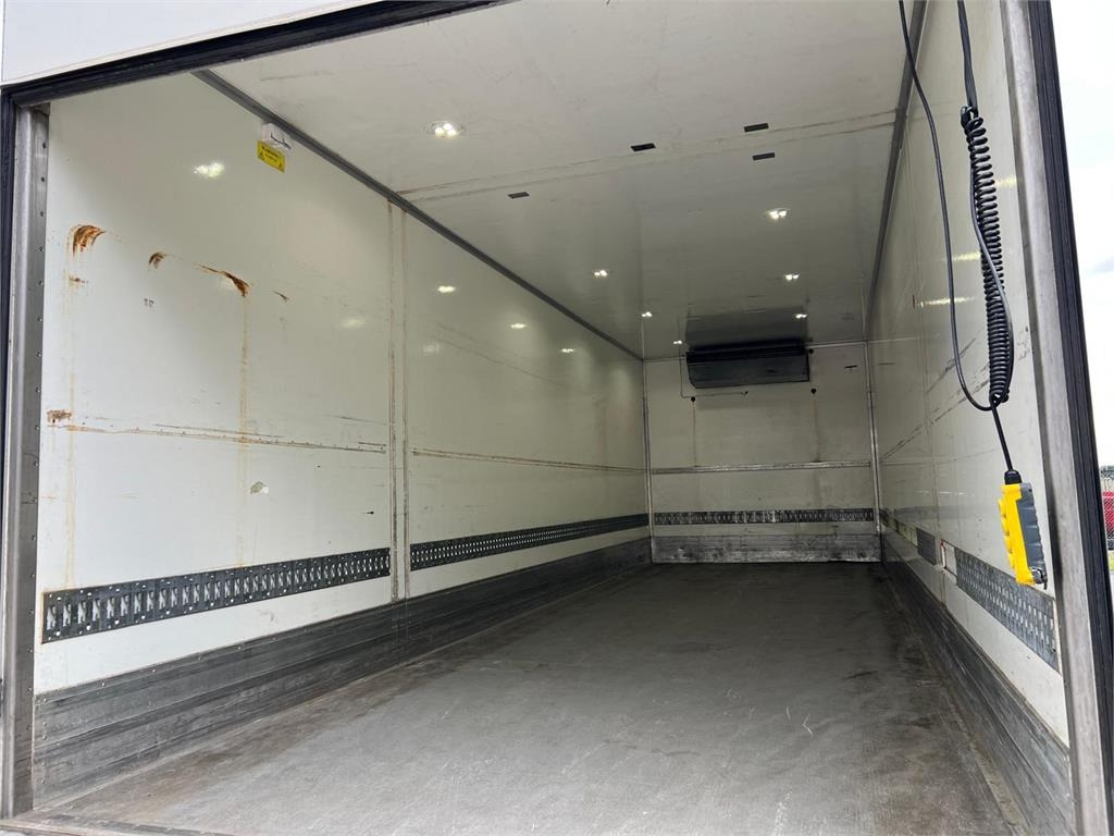Volvo FL 250 16 ton - 냉동탑차 : 사진 5 Volvo FL 250 16 ton - 냉동탑차 : 사진 5