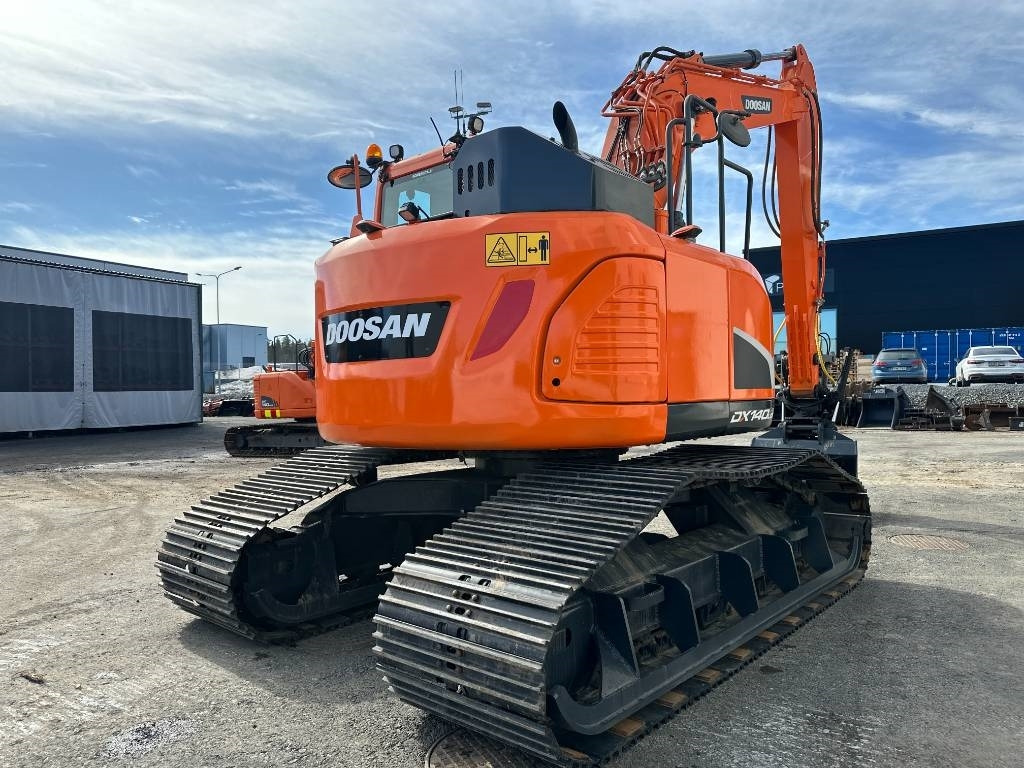 Doosan DX 140 LCR-5 metsäalusta - 크롤러 굴삭기 : 사진 4 Doosan DX 140 LCR-5 metsäalusta - 크롤러 굴삭기 : 사진 4