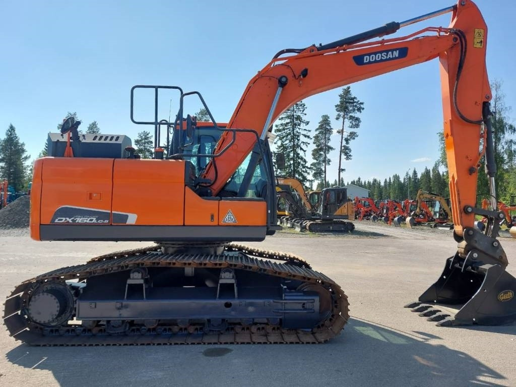 Doosan DX160LCH-5 METSÄALUSTA - 크롤러 굴삭기 : 사진 5 Doosan DX160LCH-5 METSÄALUSTA - 크롤러 굴삭기 : 사진 5