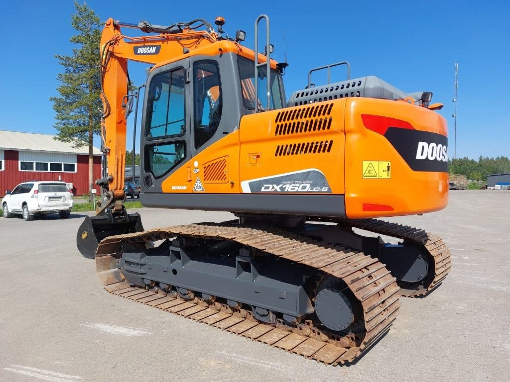 Doosan DX160LCH-5 METSÄALUSTA - 크롤러 굴삭기 : 사진 2 Doosan DX160LCH-5 METSÄALUSTA - 크롤러 굴삭기 : 사진 2