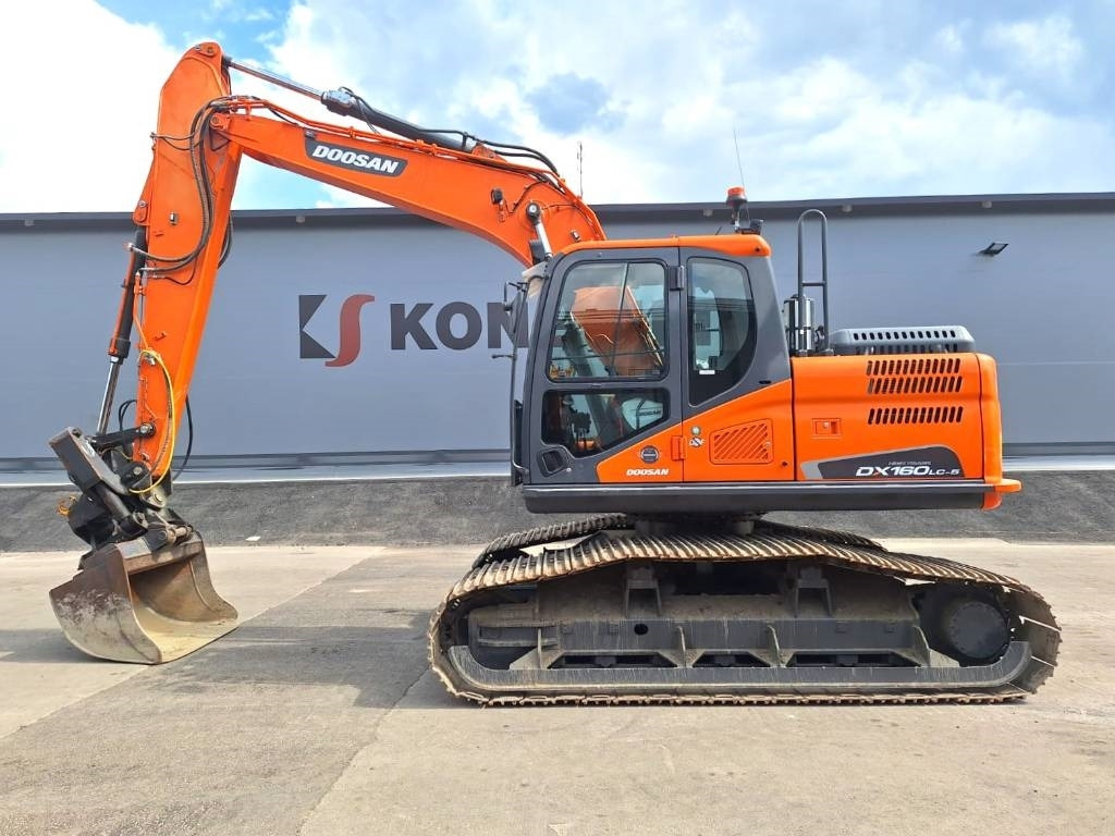 Doosan DX160LCH-5 METSÄMALLI KALLISTAJALLA - 크롤러 굴삭기 : 사진 1 Doosan DX160LCH-5 METSÄMALLI KALLISTAJALLA - 크롤러 굴삭기 : 사진 1
