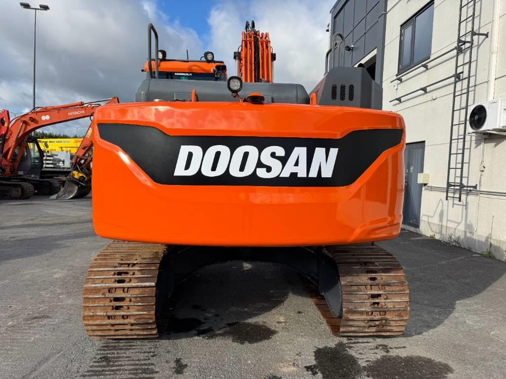Doosan DX180LC-5 PYÖRITTÄJÄLLÄ - 크롤러 굴삭기 : 사진 4 Doosan DX180LC-5 PYÖRITTÄJÄLLÄ - 크롤러 굴삭기 : 사진 4