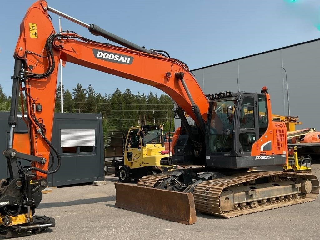 Doosan DX235LCR-5 DOZER - 크롤러 굴삭기 : 사진 1 Doosan DX235LCR-5 DOZER - 크롤러 굴삭기 : 사진 1