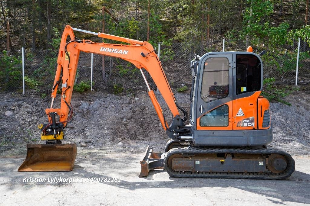 Doosan DX60R ENGCONILLA - 미니 굴삭기 : 사진 1 Doosan DX60R ENGCONILLA - 미니 굴삭기 : 사진 1