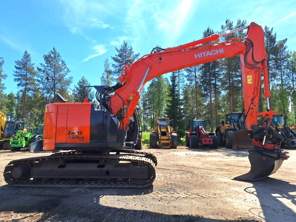 Hitachi MYYTY! SOLD! ZX225USLC-5 PYÖRITTÄJÄ+PIHDIT - 크롤러 굴삭기 : 사진 5 Hitachi MYYTY! SOLD! ZX225USLC-5 PYÖRITTÄJÄ+PIHDIT - 크롤러 굴삭기 : 사진 5