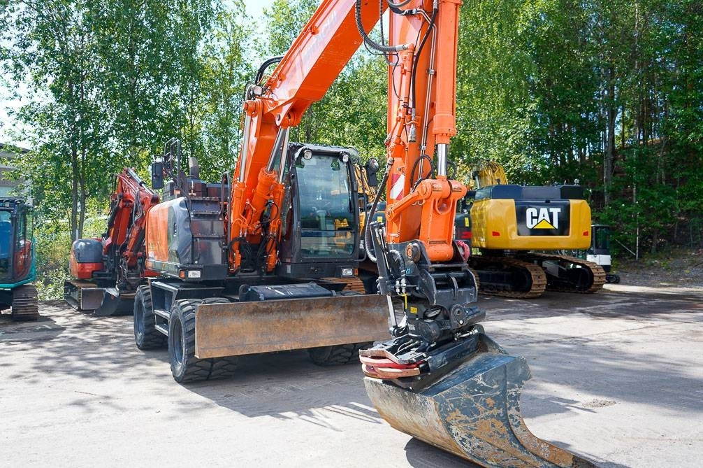 Hitachi ZX 140 W-6 - 휠 굴삭기 : 사진 5 Hitachi ZX 140 W-6 - 휠 굴삭기 : 사진 5