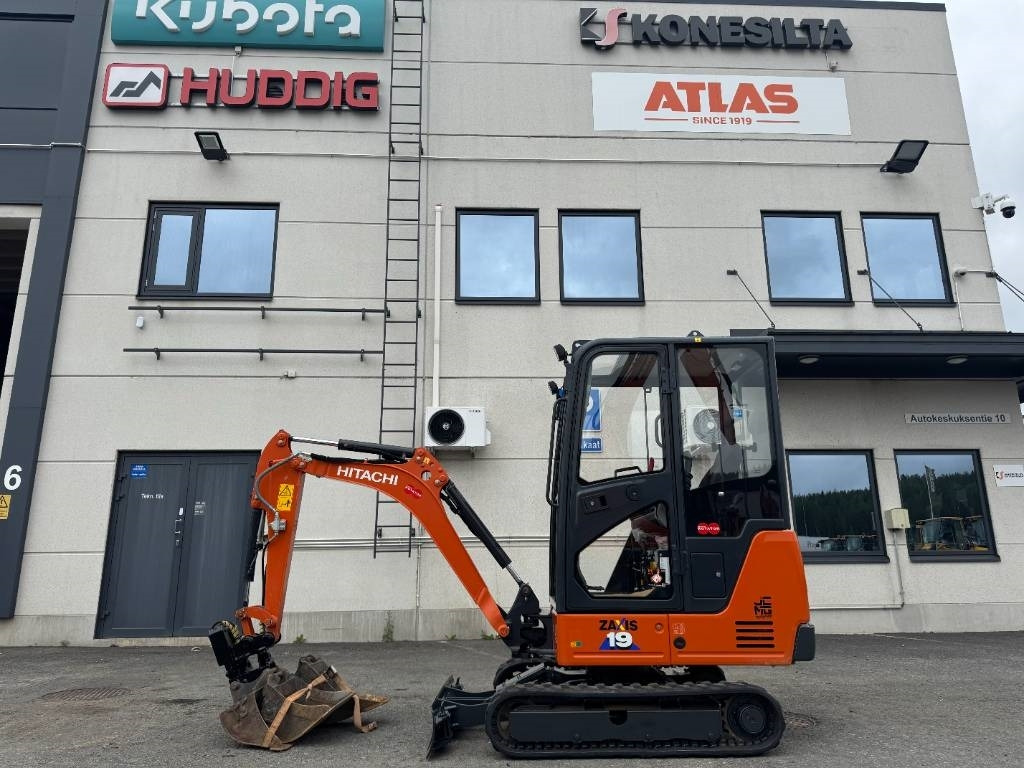Hitachi ZX 19-6 CR - 미니 굴삭기 : 사진 1 Hitachi ZX 19-6 CR - 미니 굴삭기 : 사진 1