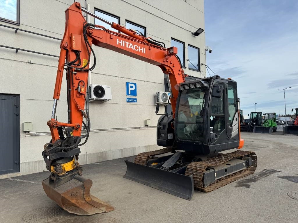 Hitachi ZX 85 US-5 Pyörittäjä, 3-Kauhaa - 미니 굴삭기 : 사진 2 Hitachi ZX 85 US-5 Pyörittäjä, 3-Kauhaa - 미니 굴삭기 : 사진 2
