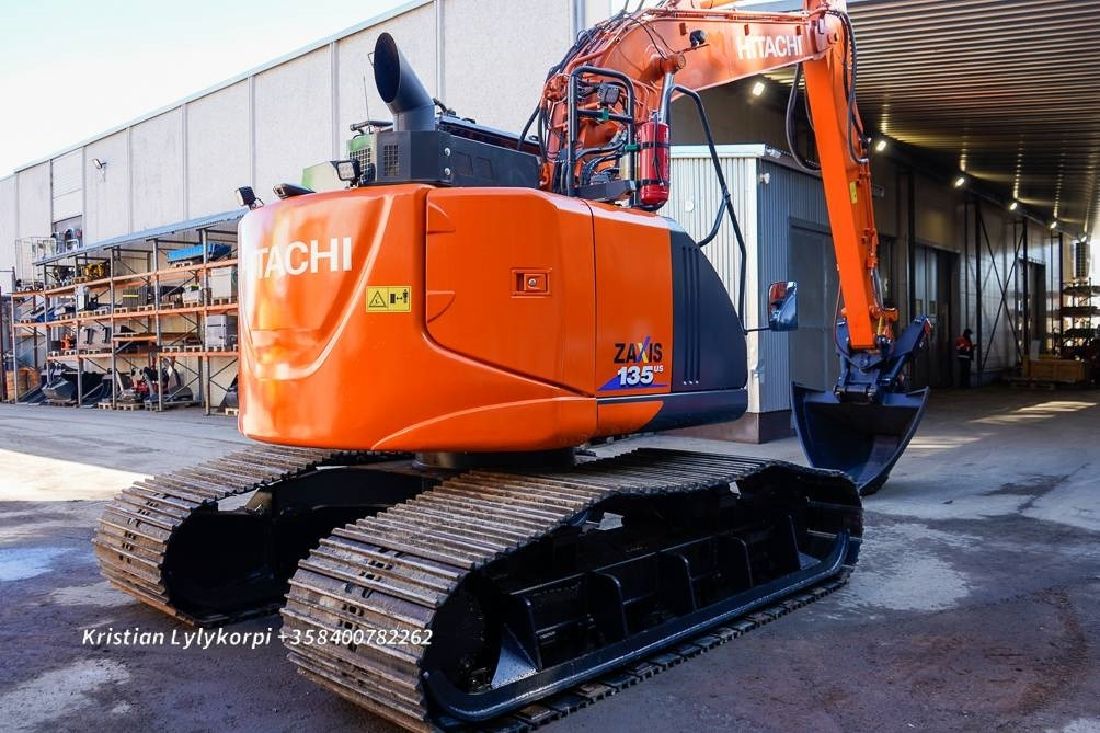 크롤러 굴삭기 Hitachi ZX135US-6 METSÄALUSTALLA : 사진 33