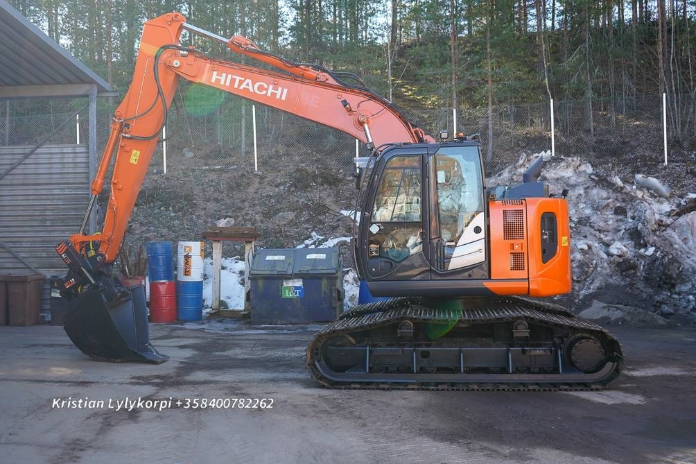 크롤러 굴삭기 Hitachi ZX135US-6 METSÄALUSTALLA : 사진 29