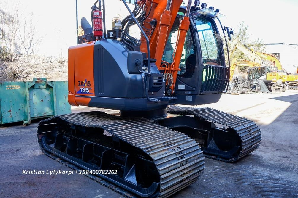 크롤러 굴삭기 Hitachi ZX135US-6 METSÄALUSTALLA : 사진 35