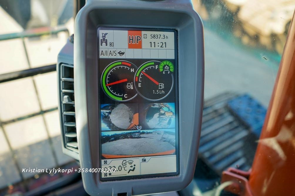 크롤러 굴삭기 Hitachi ZX135US-6 METSÄALUSTALLA : 사진 27