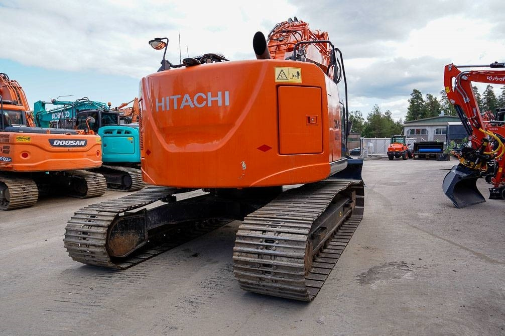 Hitachi ZX225USLC-5B MARTTIINILLA - 크롤러 굴삭기 : 사진 5 Hitachi ZX225USLC-5B MARTTIINILLA - 크롤러 굴삭기 : 사진 5
