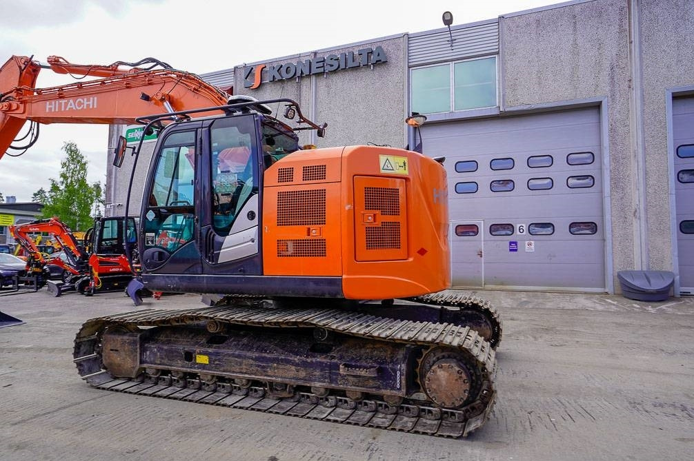 Hitachi ZX225USLC-5B MARTTIINILLA - 크롤러 굴삭기 : 사진 2 Hitachi ZX225USLC-5B MARTTIINILLA - 크롤러 굴삭기 : 사진 2