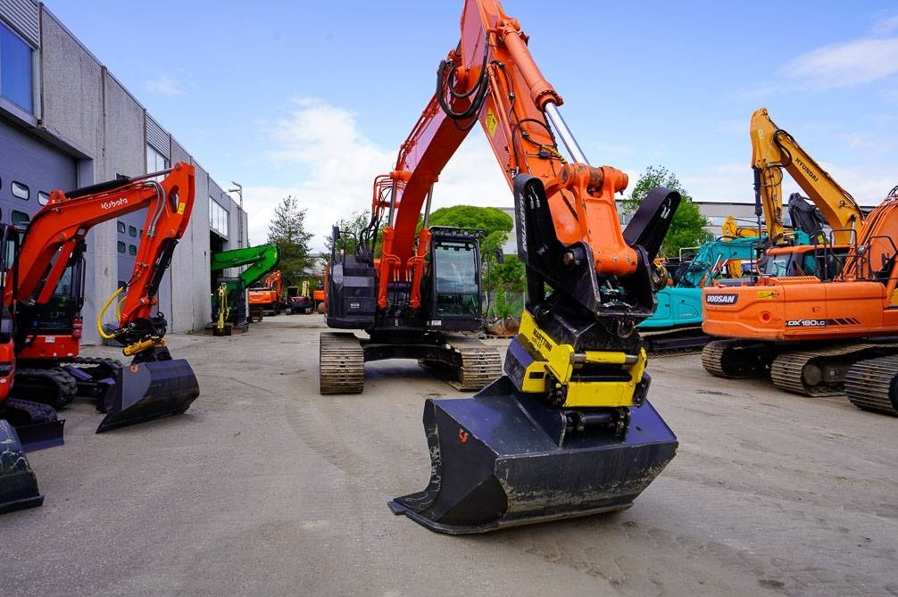 크롤러 굴삭기 Hitachi ZX225USLC-5B MARTTIINILLA : 사진 10