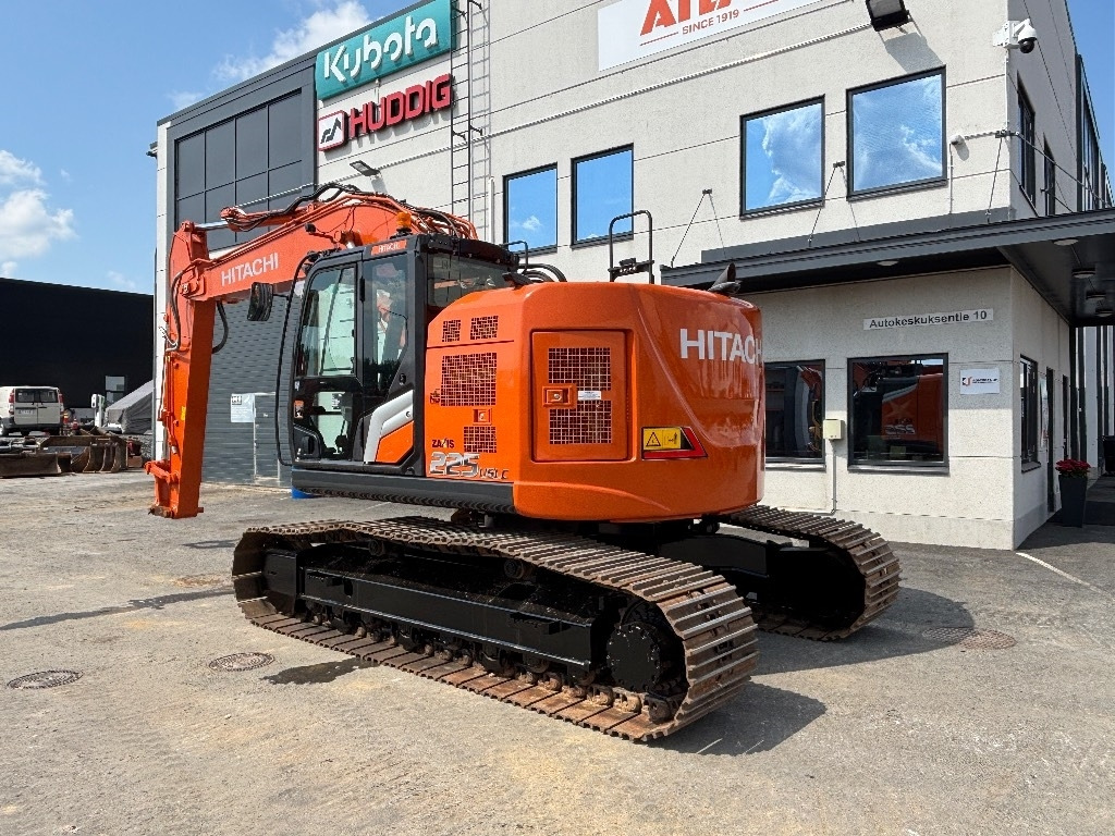 Hitachi ZX225USLC-7 - 크롤러 굴삭기 : 사진 2 Hitachi ZX225USLC-7 - 크롤러 굴삭기 : 사진 2