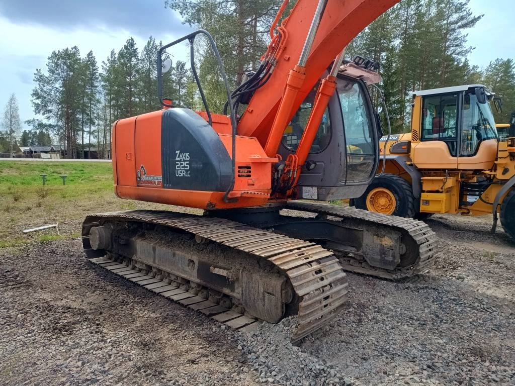 Hitachi ZX225USR KALLISTAJALLA - 크롤러 굴삭기 : 사진 5 Hitachi ZX225USR KALLISTAJALLA - 크롤러 굴삭기 : 사진 5