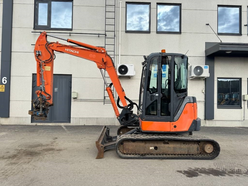 Hitachi ZX50U-2 PYÖRITTÄJÄLLÄ - 미니 굴삭기 : 사진 1 Hitachi ZX50U-2 PYÖRITTÄJÄLLÄ - 미니 굴삭기 : 사진 1