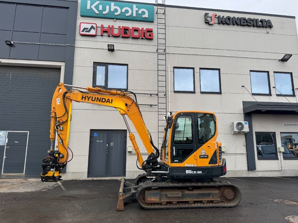 Hyundai R80CR-9A PYÖRITTÄJÄLLÄ - 미니 굴삭기 : 사진 1 Hyundai R80CR-9A PYÖRITTÄJÄLLÄ - 미니 굴삭기 : 사진 1