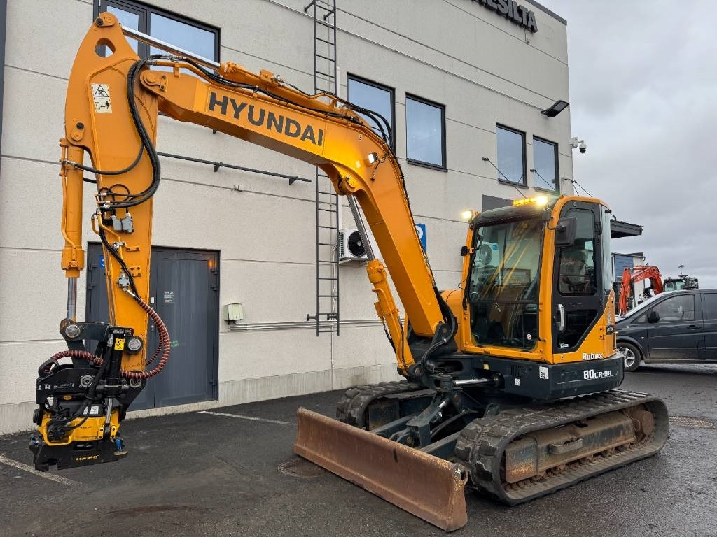 Hyundai R80CR-9A PYÖRITTÄJÄLLÄ - 미니 굴삭기 : 사진 2 Hyundai R80CR-9A PYÖRITTÄJÄLLÄ - 미니 굴삭기 : 사진 2