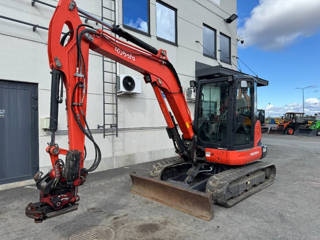 Kubota KX057-4 PYÖRITTÄJÄLLÄ - 미니 굴삭기 : 사진 2 Kubota KX057-4 PYÖRITTÄJÄLLÄ - 미니 굴삭기 : 사진 2