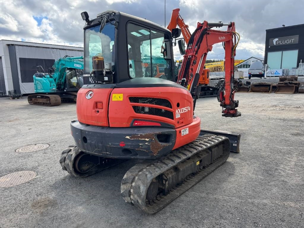 Kubota KX057-4 PYÖRITTÄJÄLLÄ - 미니 굴삭기 : 사진 5 Kubota KX057-4 PYÖRITTÄJÄLLÄ - 미니 굴삭기 : 사진 5