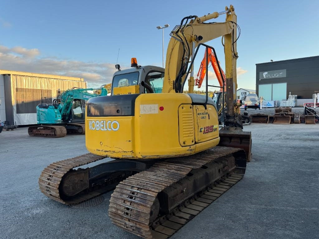 New Holland E 135 SR LC - 크롤러 굴삭기 : 사진 5 New Holland E 135 SR LC - 크롤러 굴삭기 : 사진 5