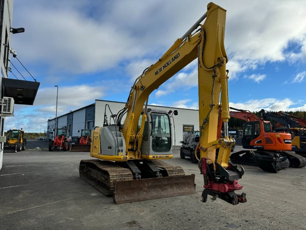 New Holland E135BSR-2 PYÖRITTÄJÄLLÄ - 크롤러 굴삭기 : 사진 5 New Holland E135BSR-2 PYÖRITTÄJÄLLÄ - 크롤러 굴삭기 : 사진 5