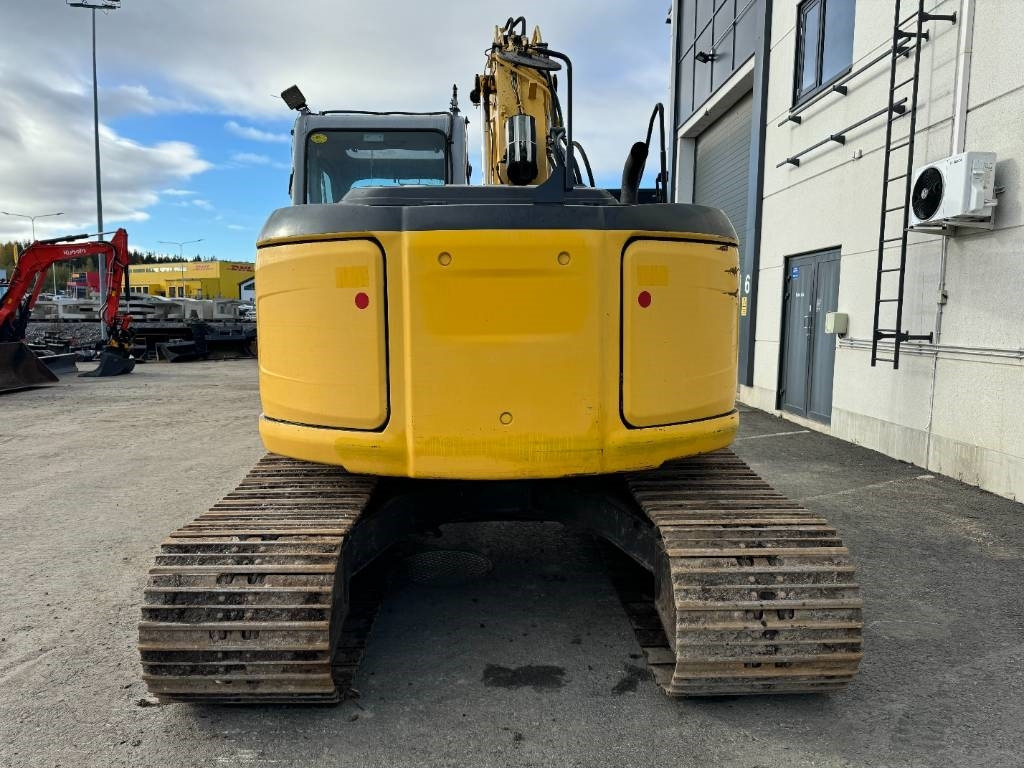 New Holland E135BSR-2 PYÖRITTÄJÄLLÄ - 크롤러 굴삭기 : 사진 3 New Holland E135BSR-2 PYÖRITTÄJÄLLÄ - 크롤러 굴삭기 : 사진 3