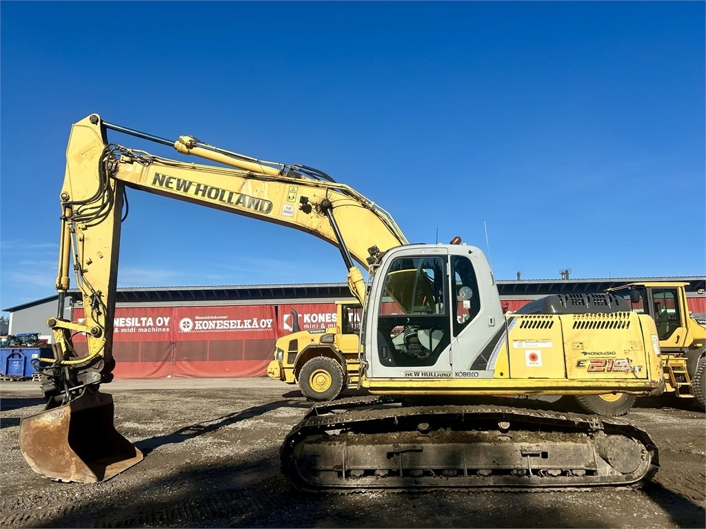 New Holland MYYTY! SOLD! E215B KAUHALLA - 크롤러 굴삭기 : 사진 1 New Holland MYYTY! SOLD! E215B KAUHALLA - 크롤러 굴삭기 : 사진 1
