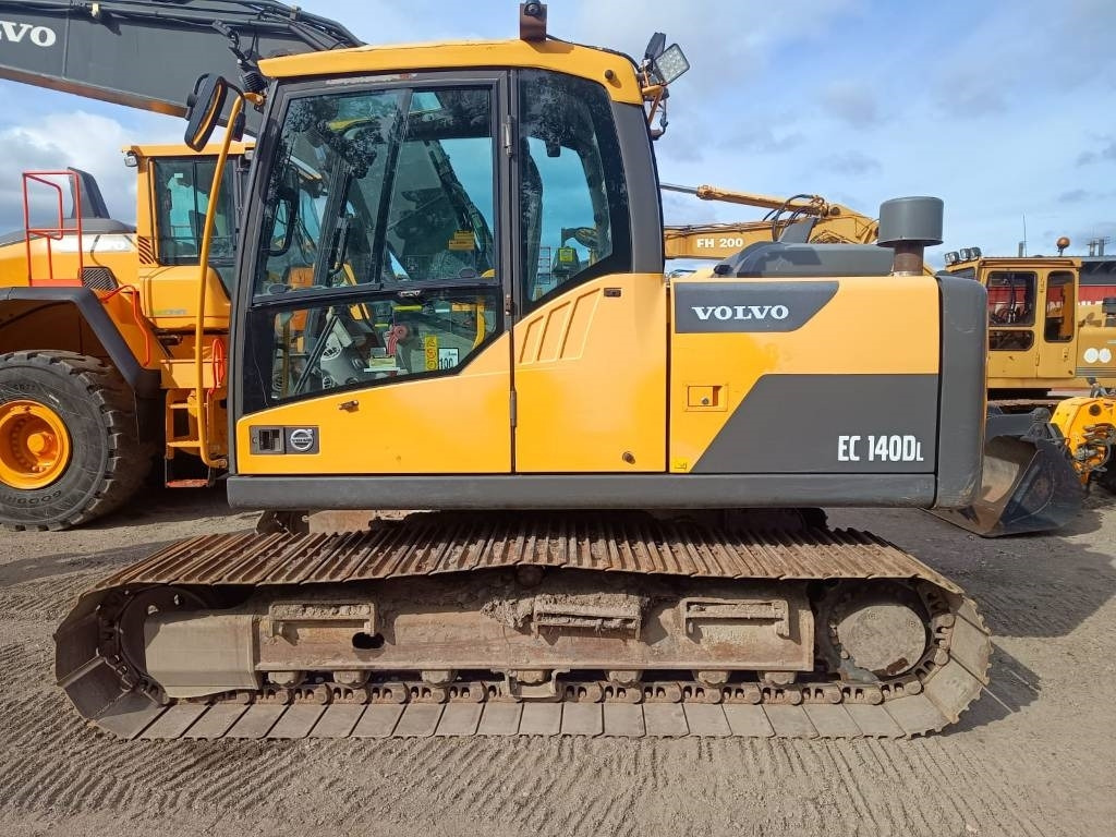 Volvo EC140DL PYÖRITTÄJÄLLÄ  - 크롤러 굴삭기 : 사진 2 Volvo EC140DL PYÖRITTÄJÄLLÄ  - 크롤러 굴삭기 : 사진 2