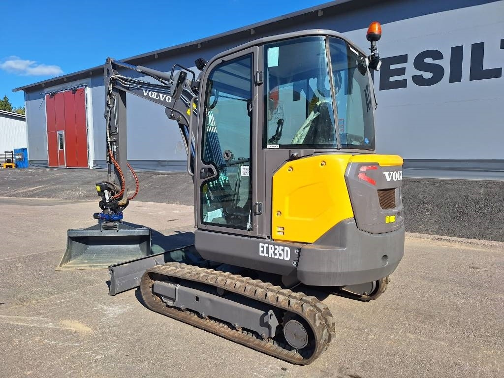 Volvo EC35D PYÖRITTÄJÄLLÄ - 미니 굴삭기 : 사진 2 Volvo EC35D PYÖRITTÄJÄLLÄ - 미니 굴삭기 : 사진 2