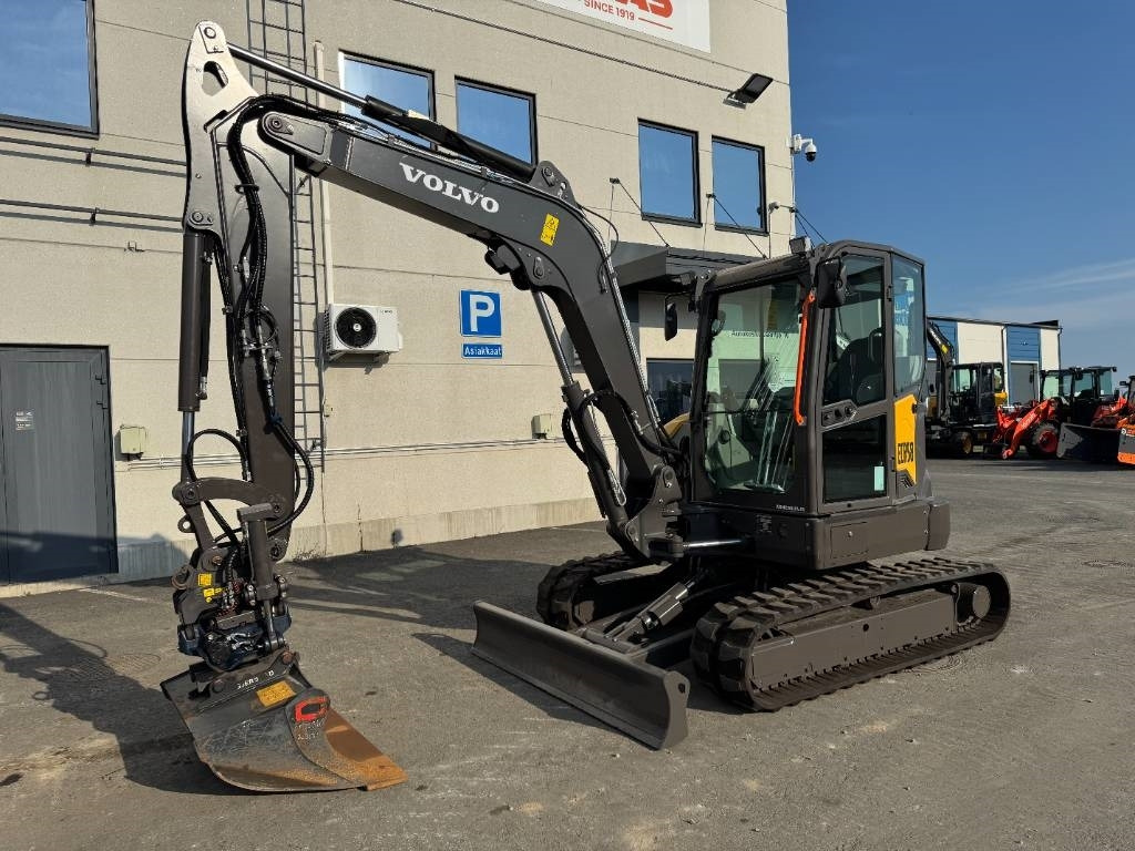 Volvo ECR58F PYÖRITTÄJÄLLÄ - 미니 굴삭기 : 사진 2 Volvo ECR58F PYÖRITTÄJÄLLÄ - 미니 굴삭기 : 사진 2
