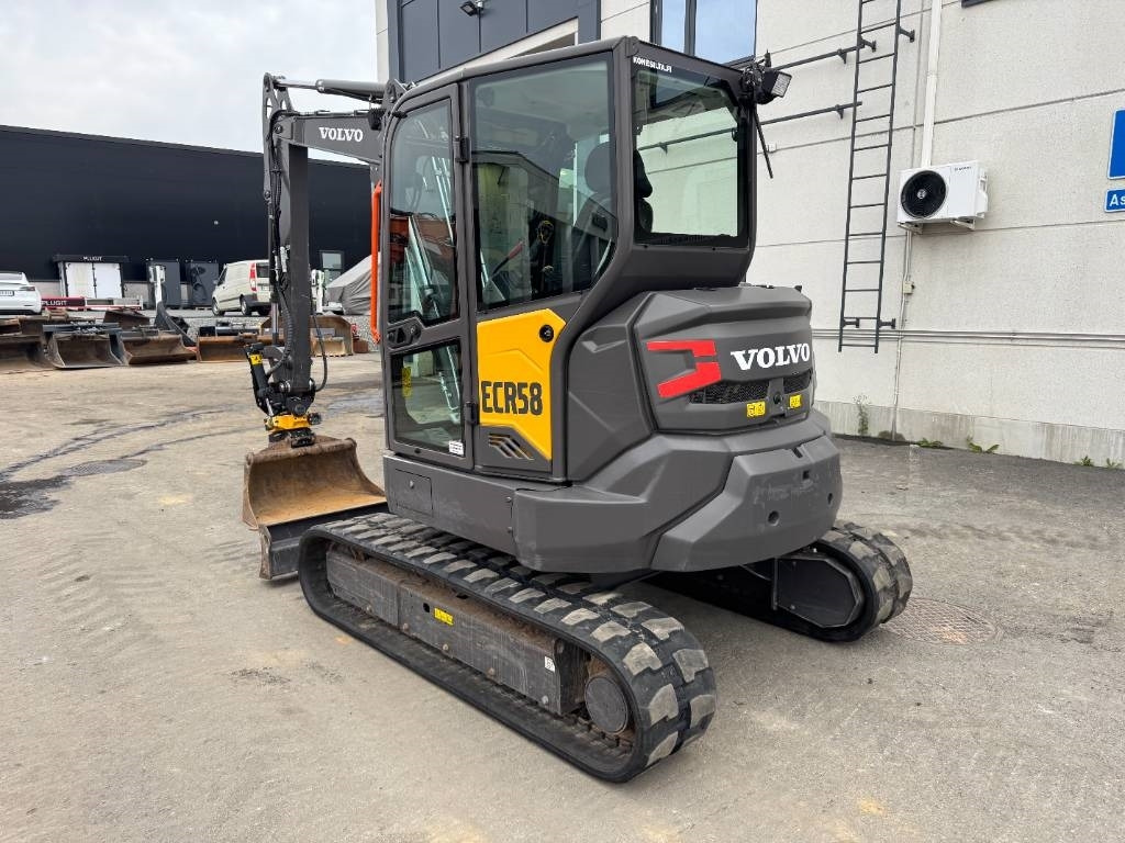 Volvo ECR58F PYÖRITTÄJÄLLÄ - 미니 굴삭기 : 사진 3 Volvo ECR58F PYÖRITTÄJÄLLÄ - 미니 굴삭기 : 사진 3