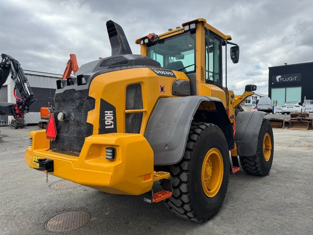 Volvo L90H UUSILLA RENKAILLA - 휠 로더 : 사진 5 Volvo L90H UUSILLA RENKAILLA - 휠 로더 : 사진 5