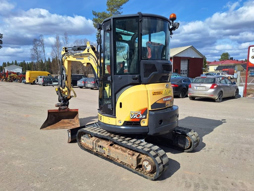 Yanmar ViO33-U PYÖRITTÄJÄLLÄ - 미니 굴삭기 : 사진 2 Yanmar ViO33-U PYÖRITTÄJÄLLÄ - 미니 굴삭기 : 사진 2