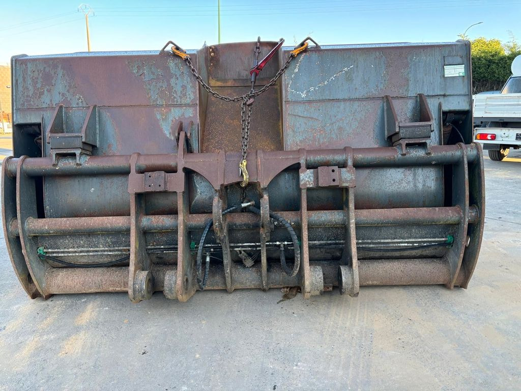 Liebherr L574 - L580. Kippschaufel 5m3. - 로더 버킷 건설기계 용 : 사진 2 Liebherr L574 - L580. Kippschaufel 5m3. - 로더 버킷 건설기계 용 : 사진 2